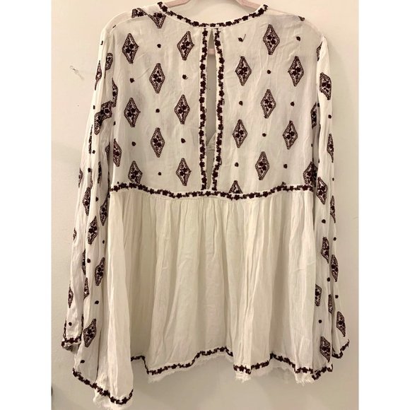 Free People White long sleeve Embroidered Boho Tunic Size Large - Picture 3 of 4